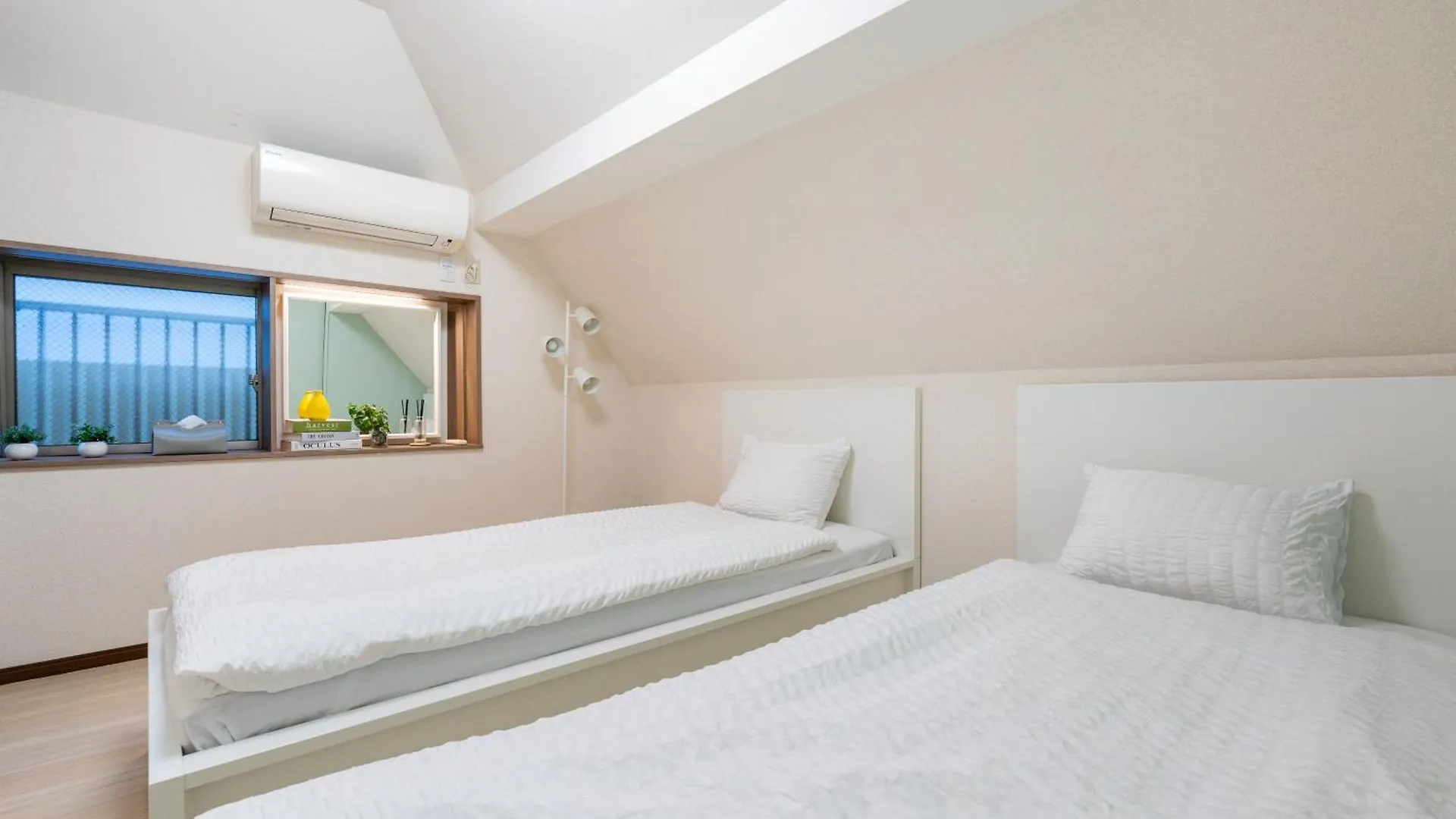 New!Twelve People/ Shin Ookubo 6Min/ Pocket Wifi Apartment Tokyo