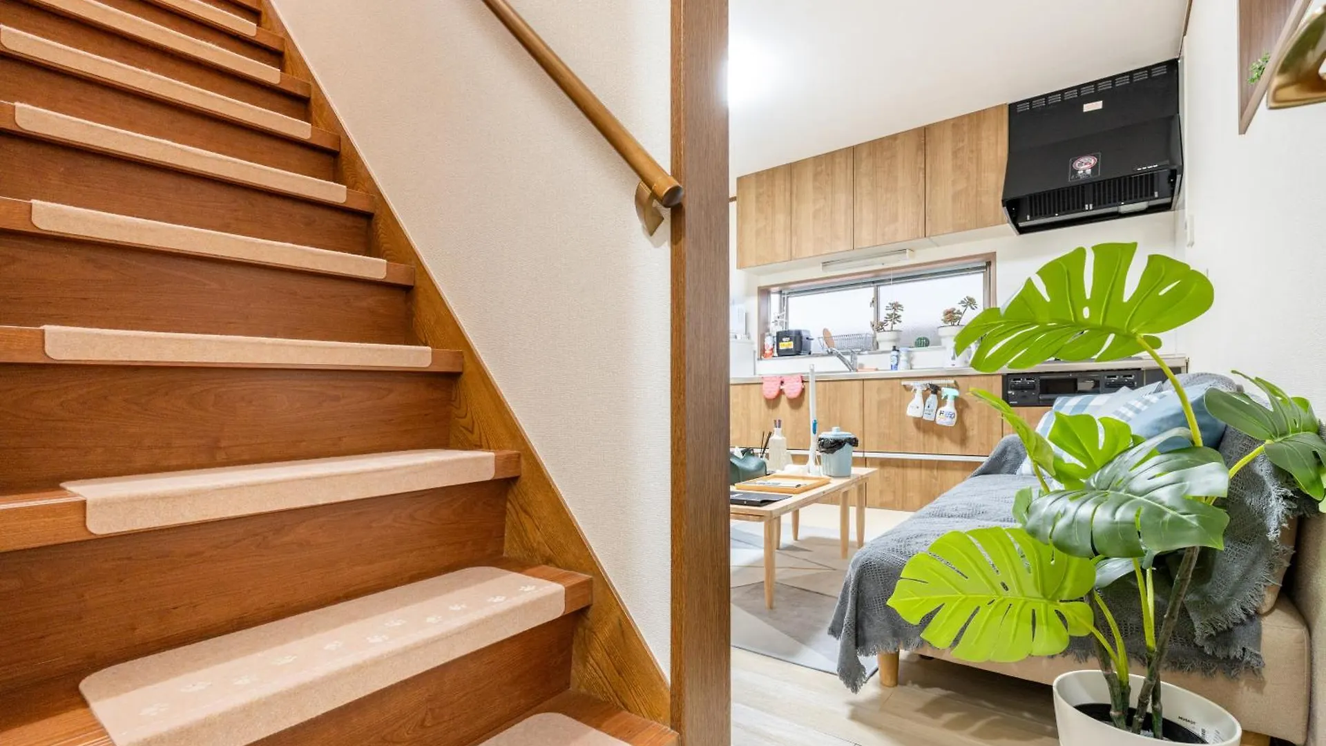 New!Twelve People/ Shin Ookubo 6Min/ Pocket Wifi Apartment Tokyo