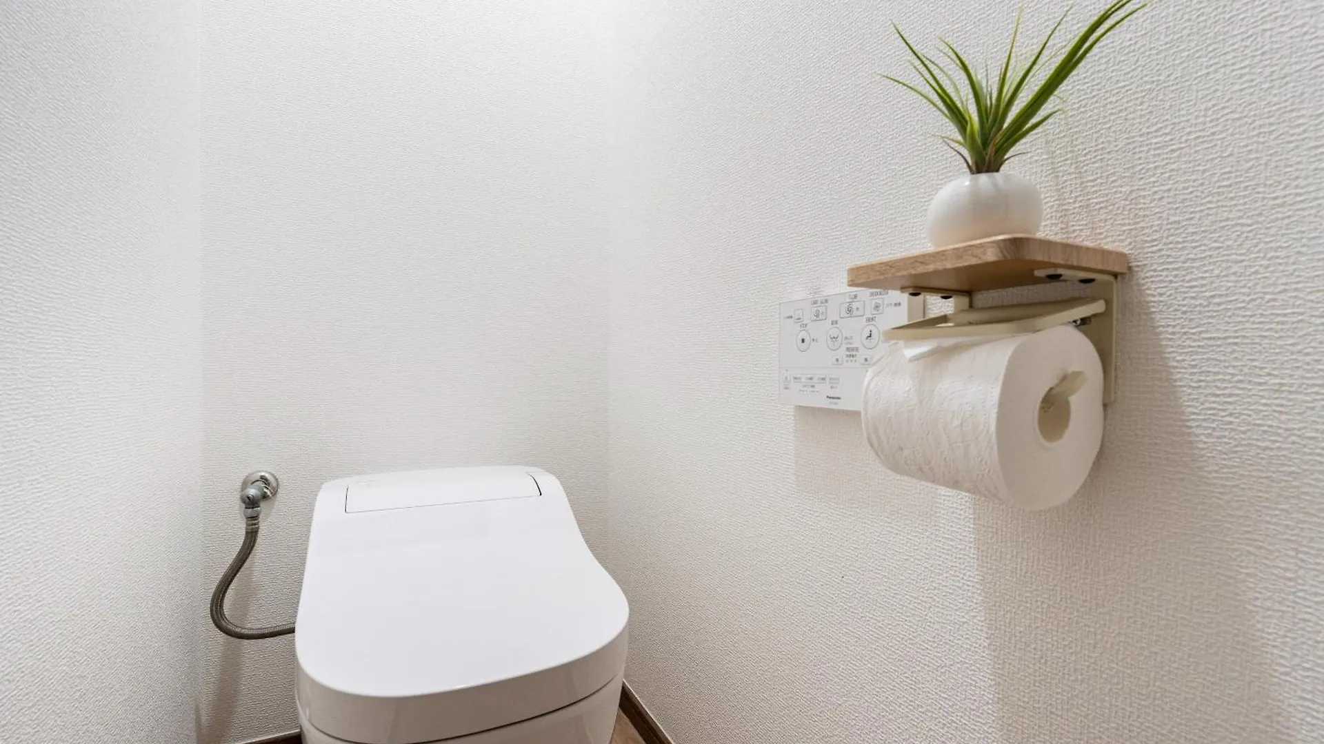 New!Twelve People/ Shin Ookubo 6Min/ Pocket Wifi Apartment Tokyo